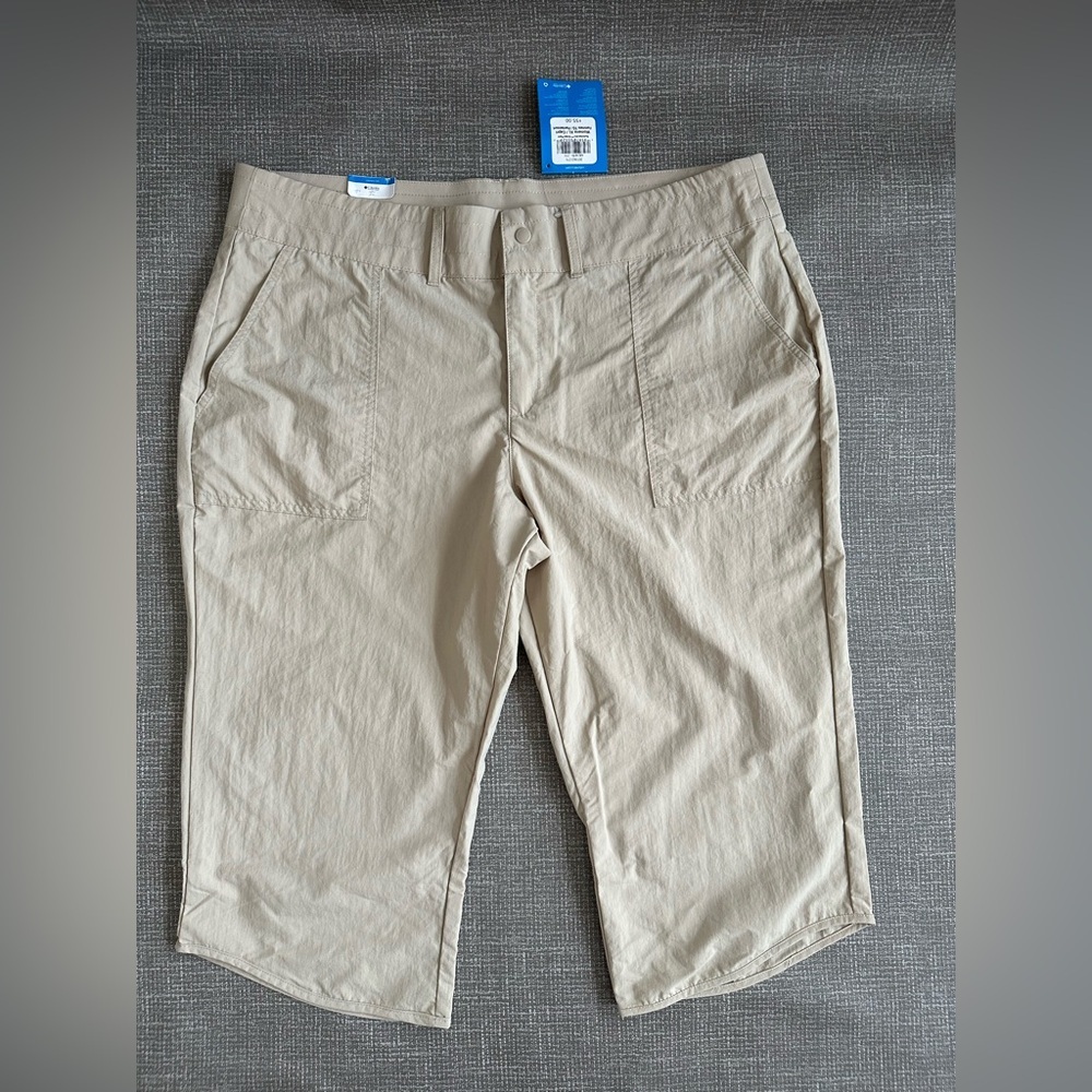 Columbia Summerdry Knee Capri Pants Women’s XL Beige Omni-Shade UPF 50 NWT